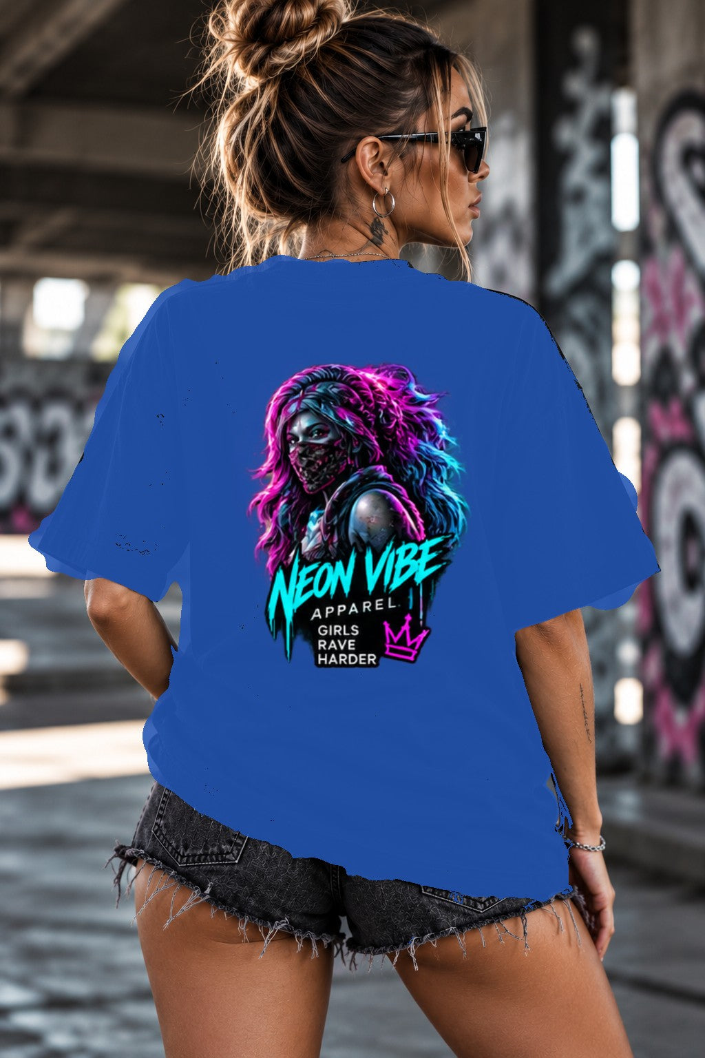 Neon Vibe Damen Oversized T-Shirt – Rave Girl – DTF Backprint in Blau, Größe 5XL