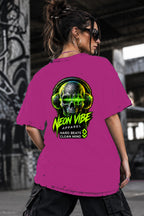 Neon Vibe Damen Oversized T-Shirt – Skull mit Kopfhörern – DTF Backprint in Pink, Größe 5XL