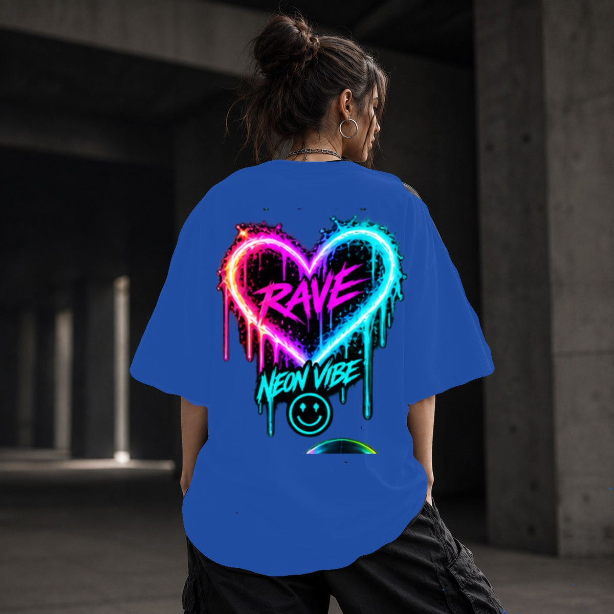 Neon Vibe Damen Oversized T-Shirt – Rave Herz – DTF Backprint in Blau, Größe 5XL