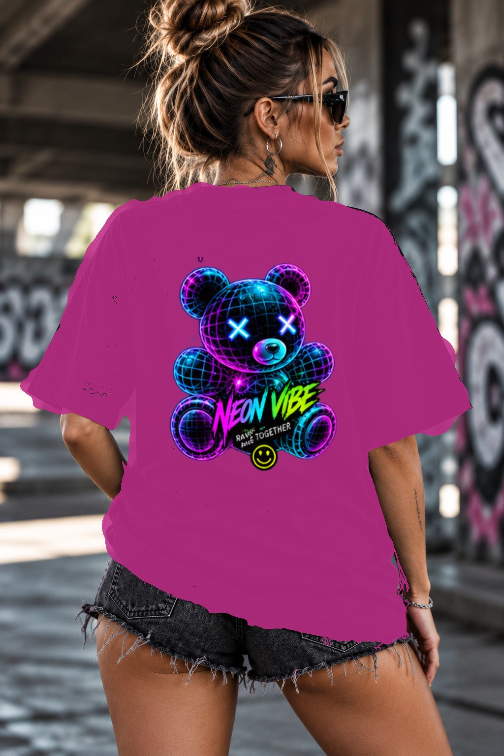 Neon Vibe Damen Oversized T-Shirt – Neon Teddy – DTF Backprint in Pink, Größe 5XL