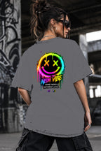 Neon Vibe Damen Oversized T-Shirt – Neon Smiley – DTF Backprint in Grau, Größe 5XL