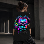 Neon Vibe Damen Oversized T-Shirt – Herz Hände – DTF Backprint in Schwarz, Größe 5XL