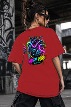 Neon Vibe Damen Oversized T-Shirt – Neon Anatomie Herz – DTF Backprint in Rot, Größe 5XL
