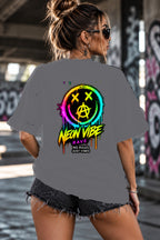Neon Vibe Damen Oversized T-Shirt – Anarchy Smiley – DTF Backprint in Grau, Größe 5XL