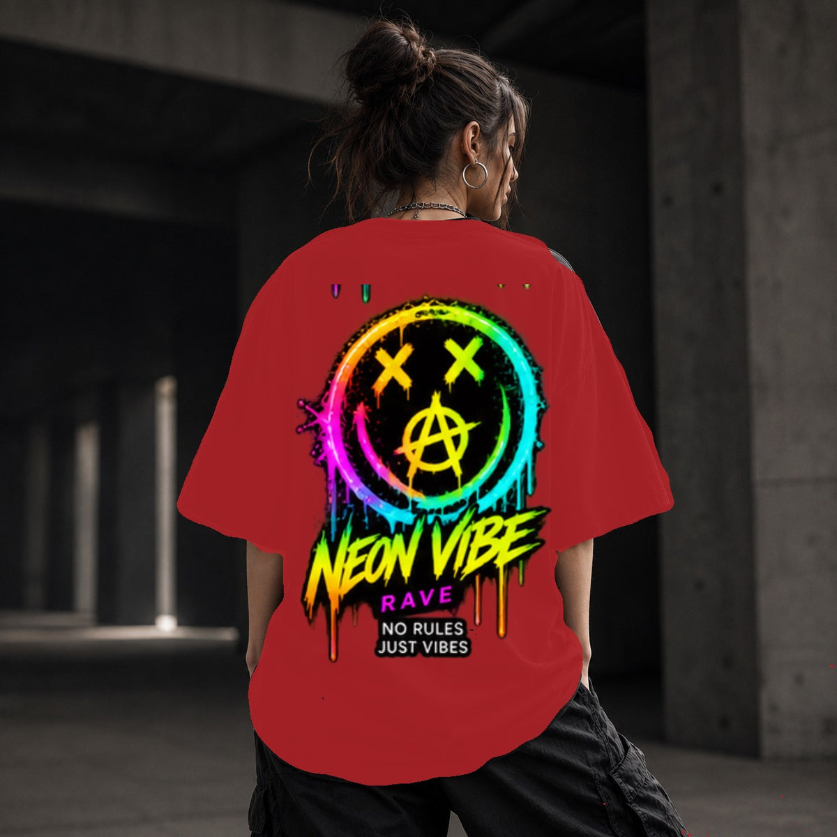 Neon Vibe Damen Oversized T-Shirt – Anarchy Smiley – DTF Backprint in Rot, Größe 5XL