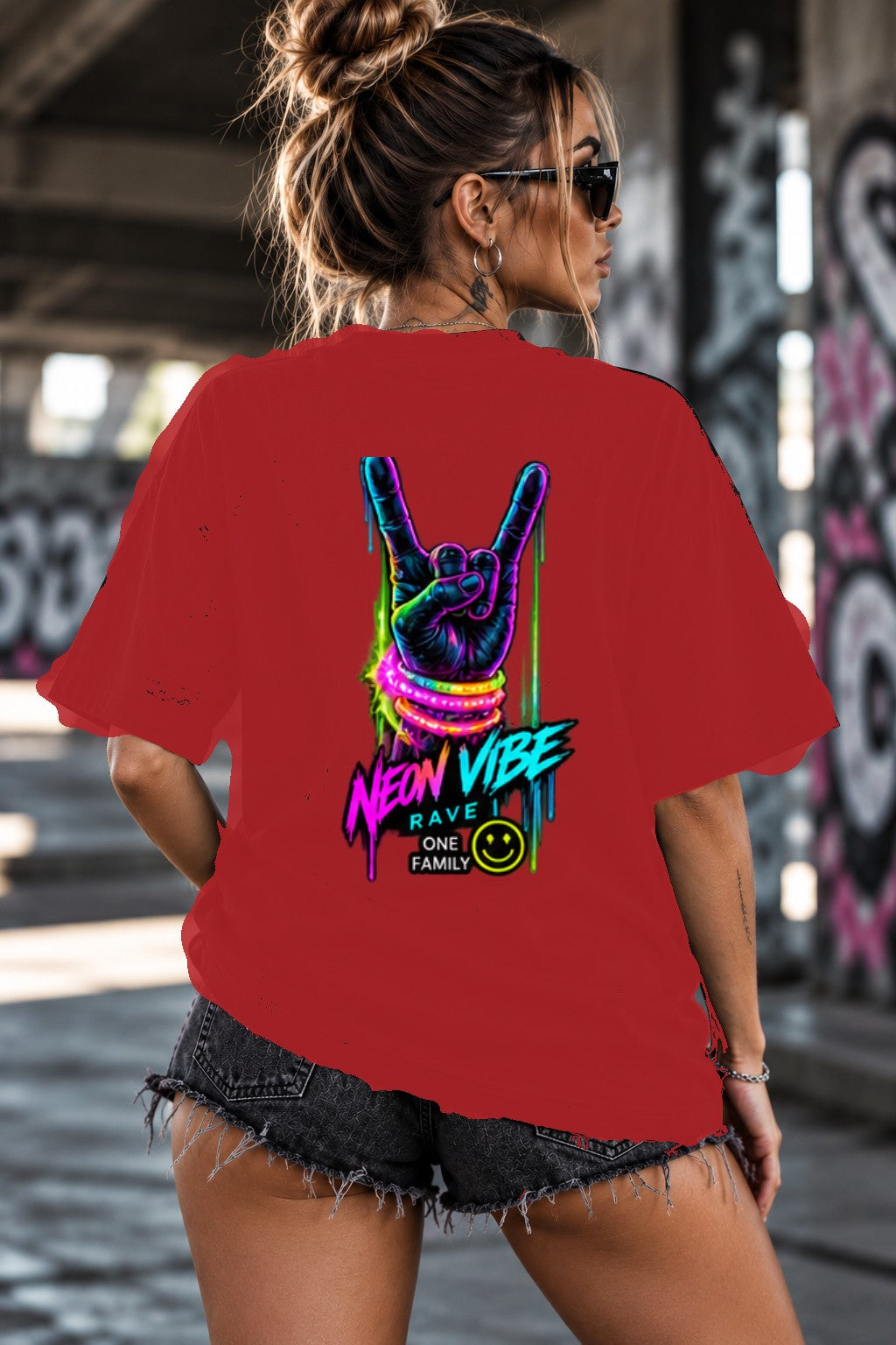 Neon Vibe Damen Oversized T-Shirt – Rock Hand – DTF Backprint in Rot, Größe 5XL