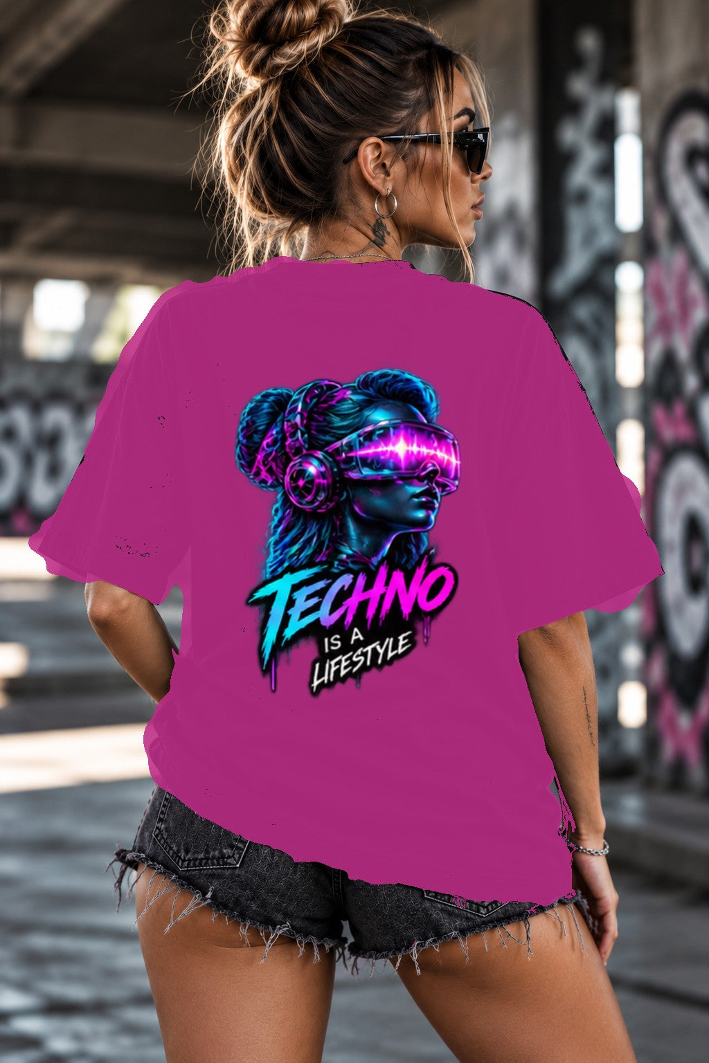 Neon Vibe Damen Oversized T-Shirt – Techno Girl VR – DTF Backprint in Pink, Größe 5XL