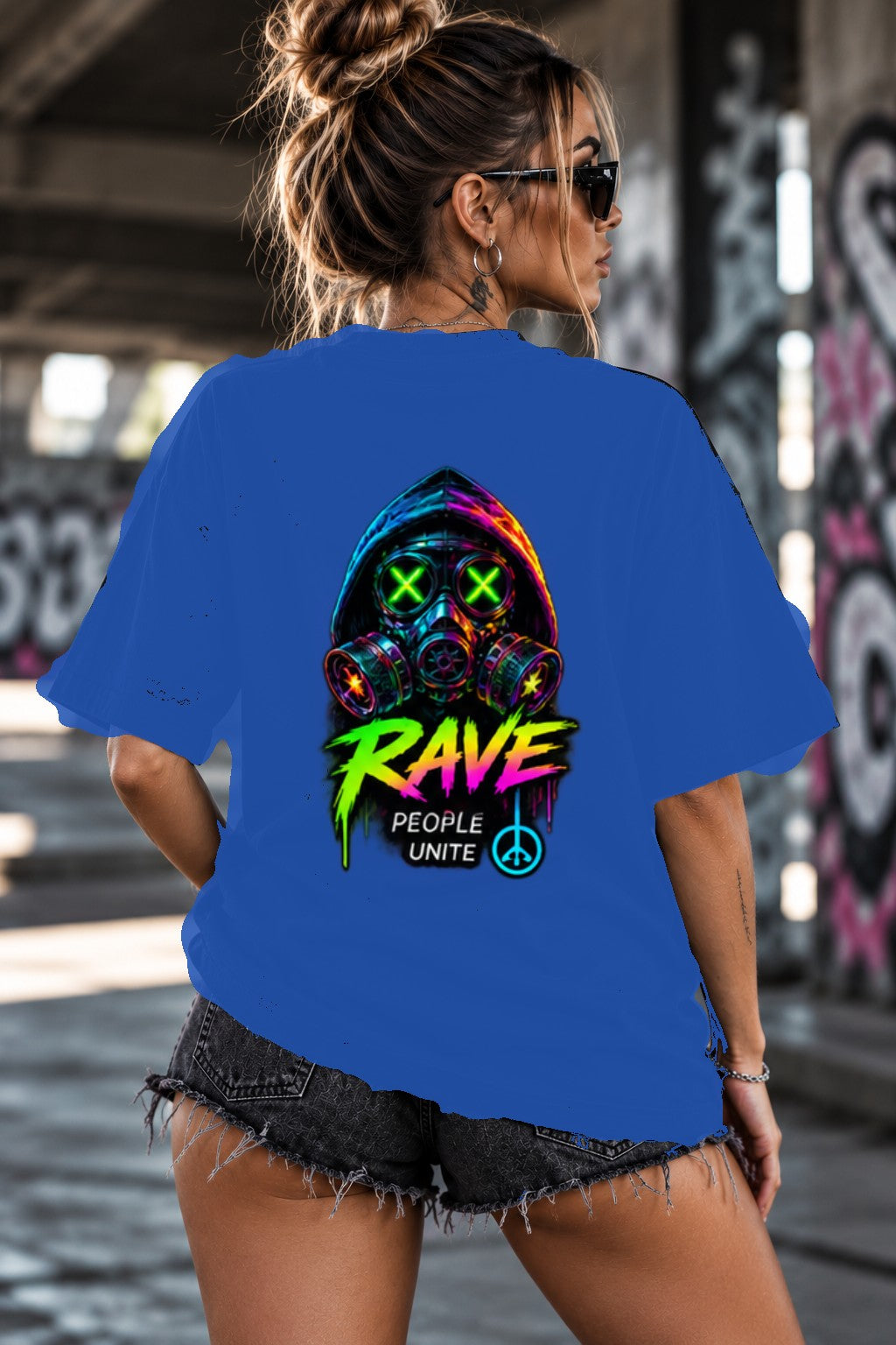 Neon Vibe Damen Oversized T-Shirt – Rave Gasmaske – DTF Backprint in Blau, Größe 5XL