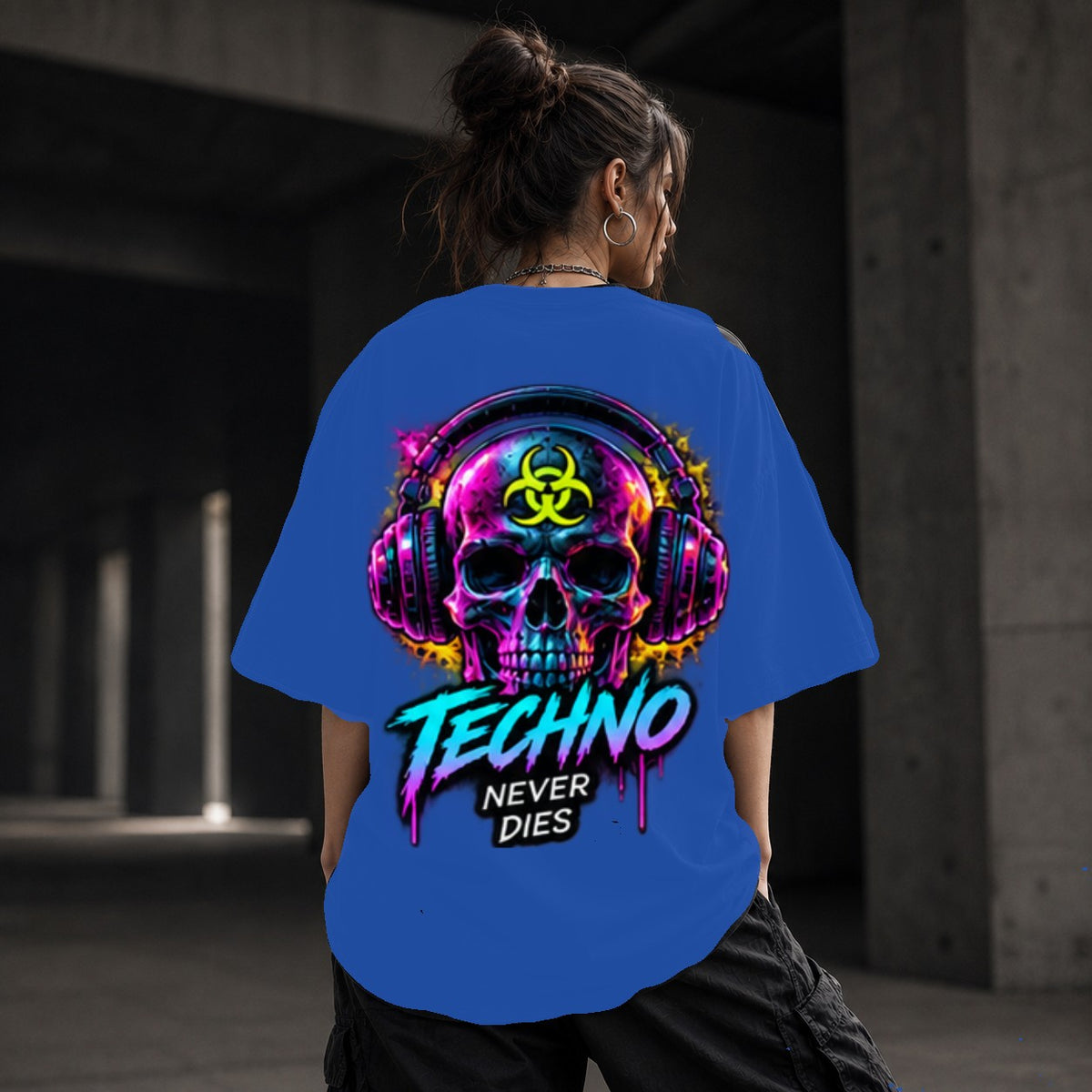 Neon Vibe Damen Oversized T-Shirt – Techno Skull Headset – DTF Backprint in Blau, Größe 5XL