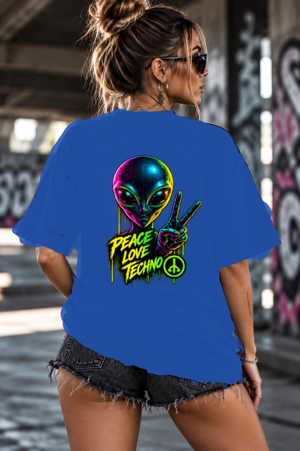 Neon Vibe Damen Oversized T-Shirt – Peace Alien – DTF Backprint in Blau, Größe 5XL