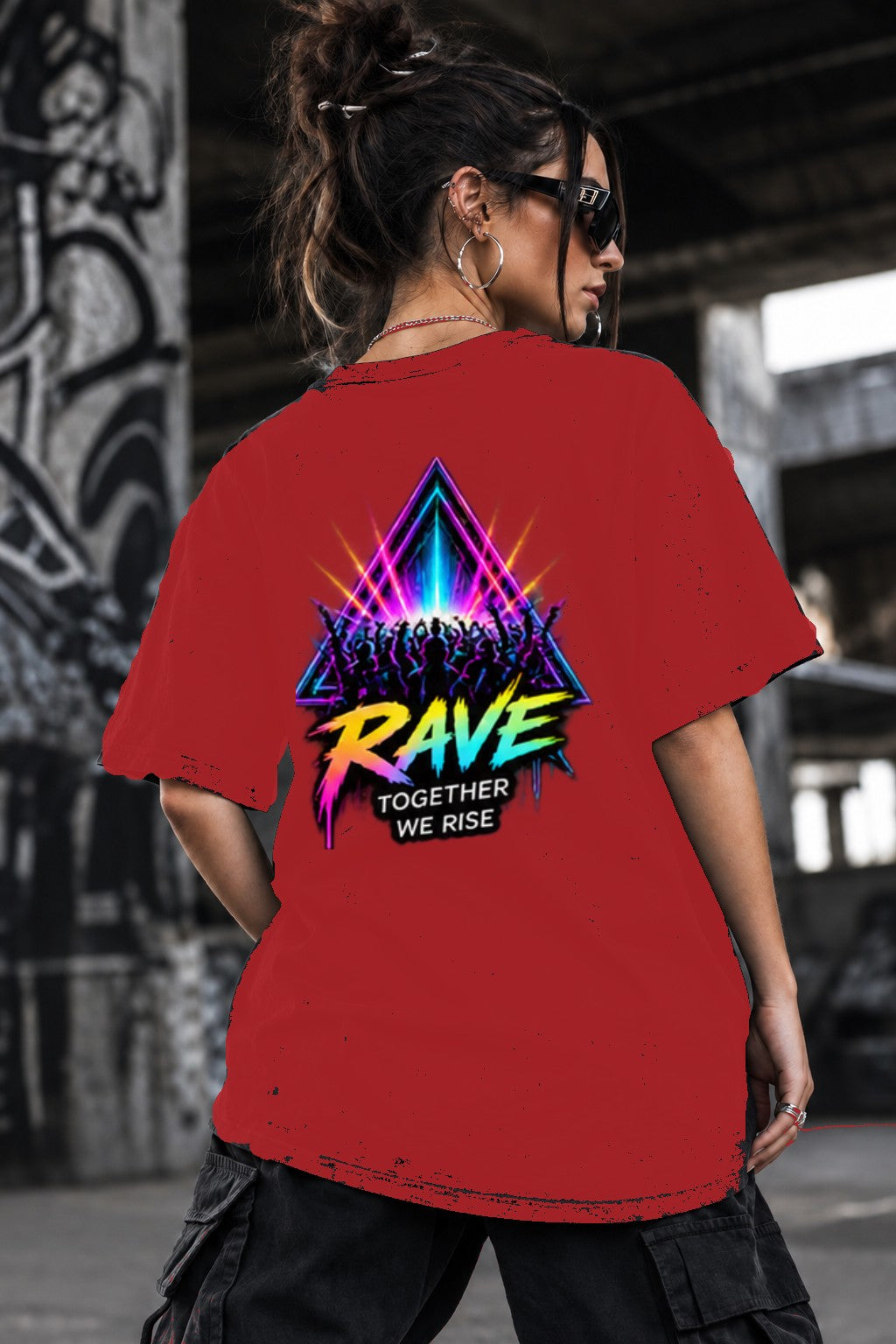 Neon Vibe Damen Oversized T-Shirt – Rave Stage – DTF Backprint in Rot, Größe 5XL