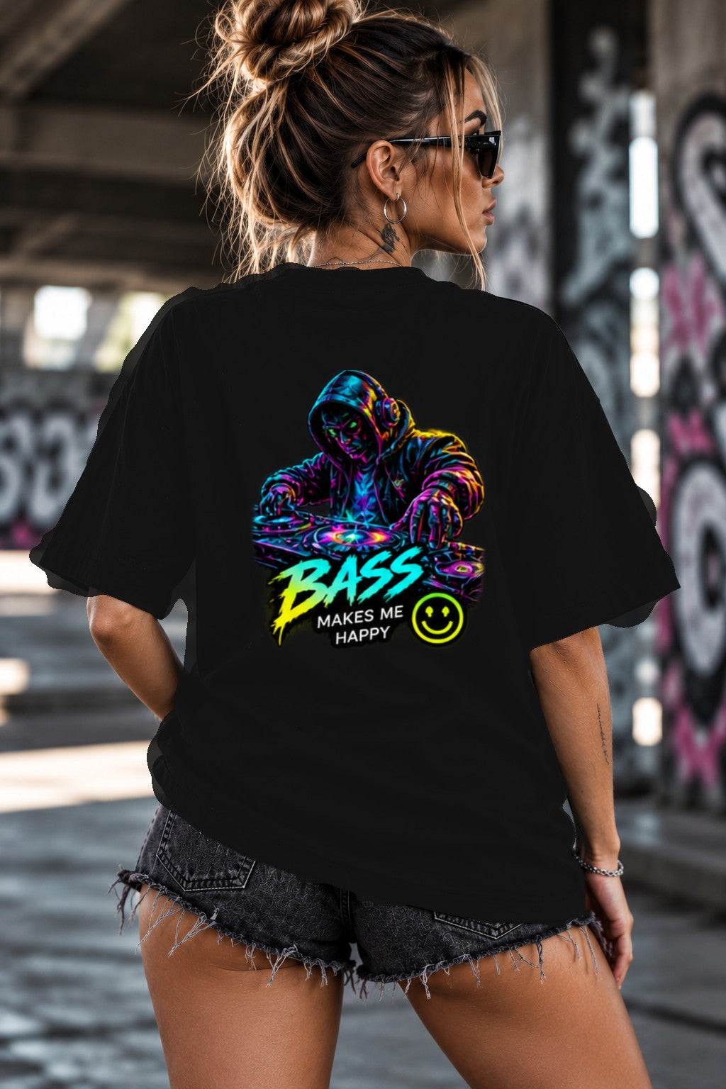 Neon Vibe Damen Oversized T-Shirt – Neon DJ – DTF Backprint in Schwarz, Größe 5XL