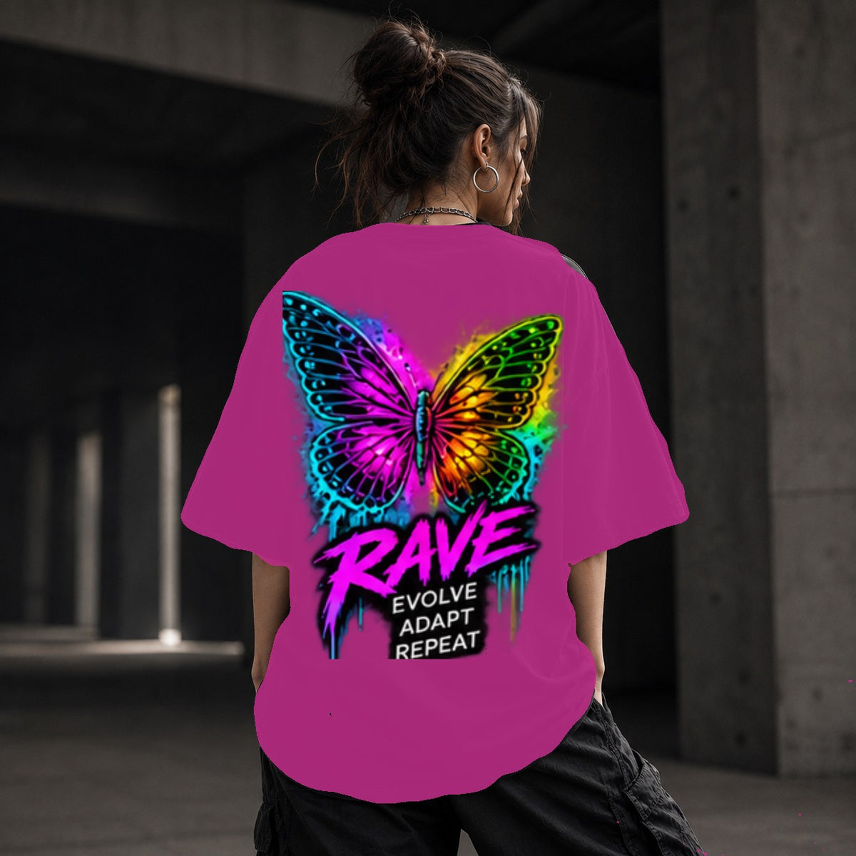 Neon Vibe Damen Oversized T-Shirt – Neon Butterfly – DTF Backprint in Pink, Größe 5XL