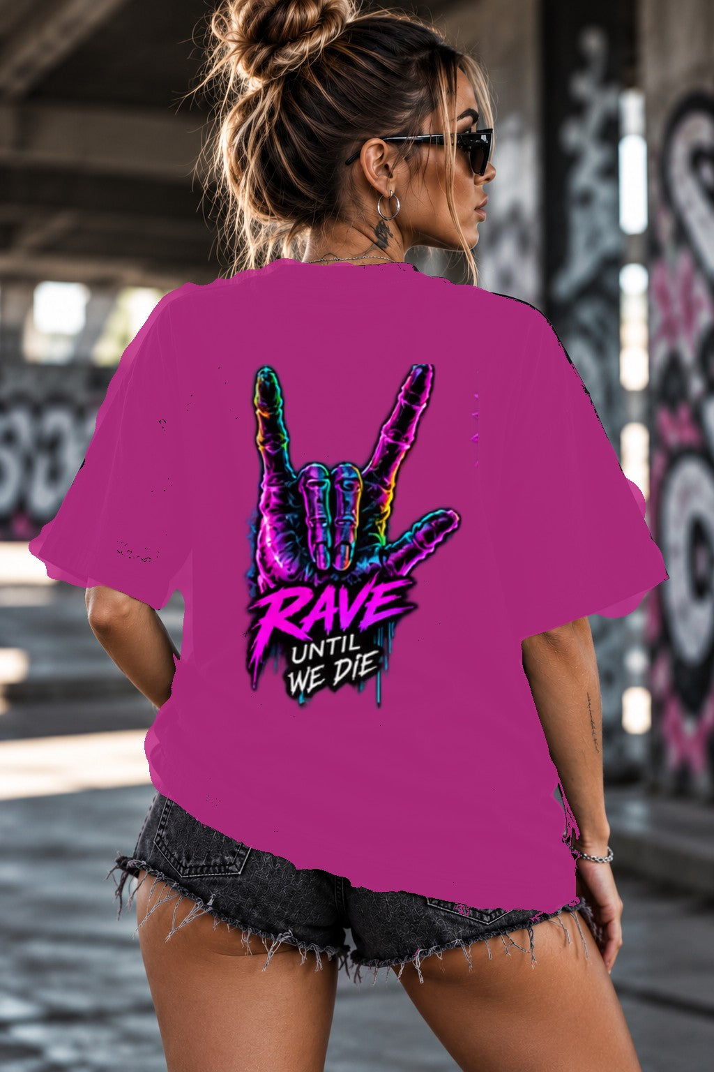Neon Vibe Damen Oversized T-Shirt – Rock Hand – DTF Backprint in Pink, Größe 5XL