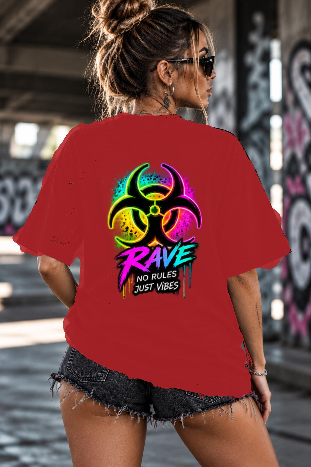 Neon Vibe Damen Oversized T-Shirt – Biohazard Rave – DTF Backprint in Rot, Größe 5XL