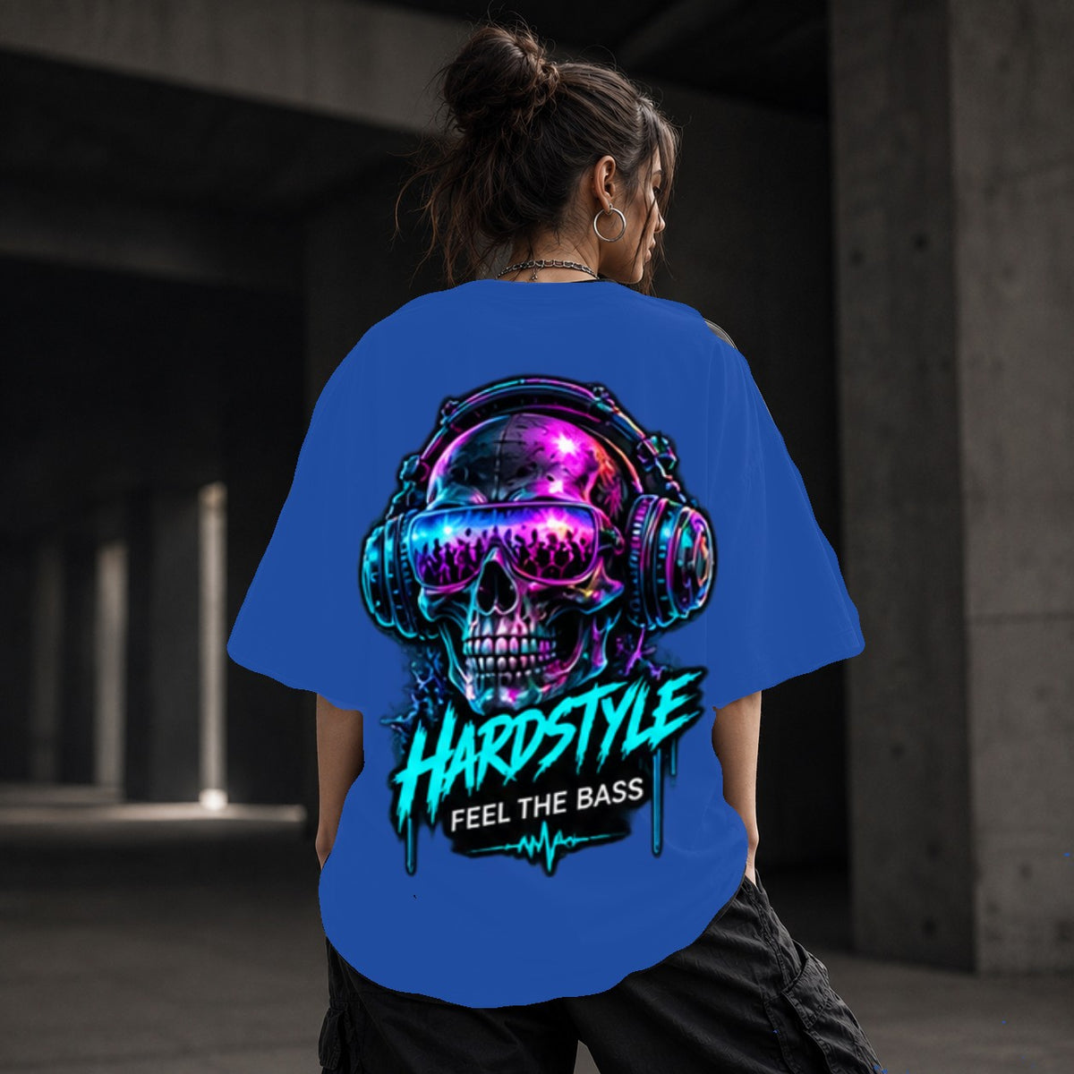 Neon Vibe Damen Oversized T-Shirt – Hardstyle Skull Bass – DTF Backprint in Blau, Größe 5XL