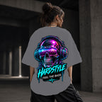Neon Vibe Damen Oversized T-Shirt – Hardstyle Skull Bass – DTF Backprint in Grau, Größe 5XL