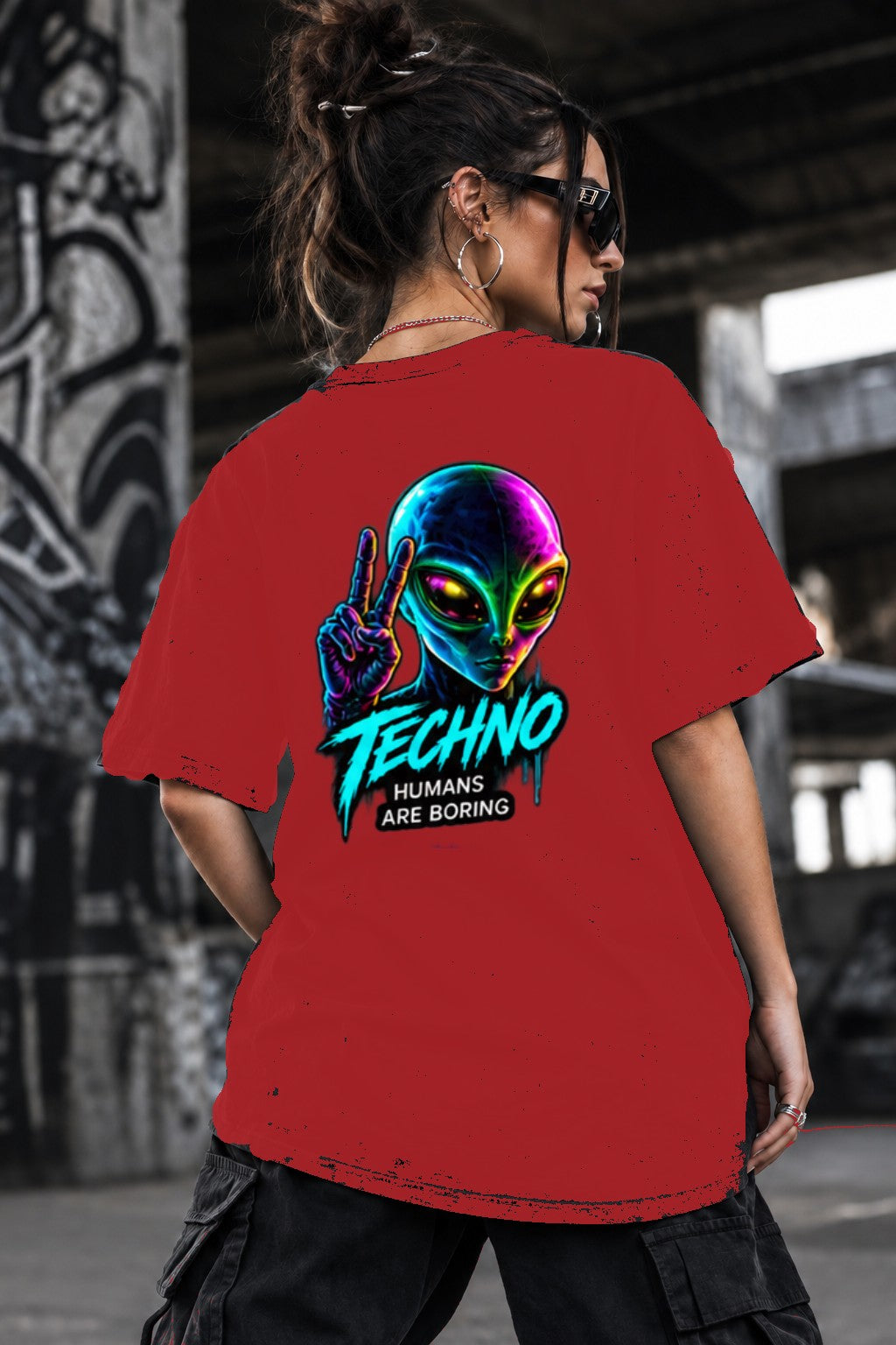 Neon Vibe Damen Oversized T-Shirt – Neon Alien – DTF Backprint in Rot, Größe 5XL