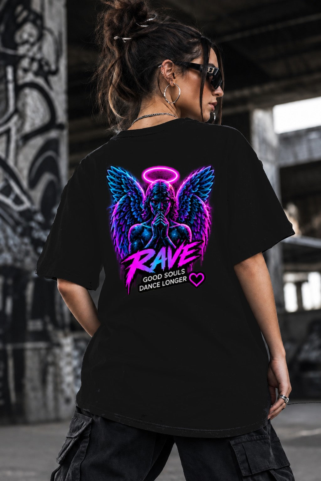Neon Vibe Damen Oversized T-Shirt – Neon Angel – DTF Backprint in Schwarz, Größe 5XL