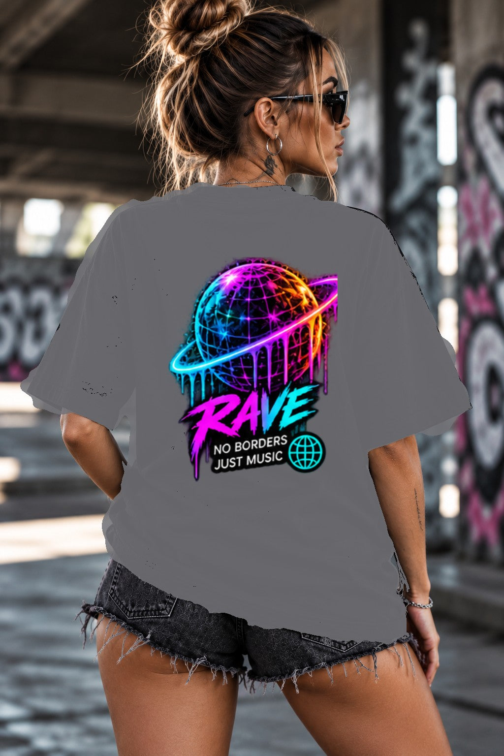 Neon Vibe Damen Oversized T-Shirt – Neon Planet – DTF Backprint in Grau, Größe 5XL
