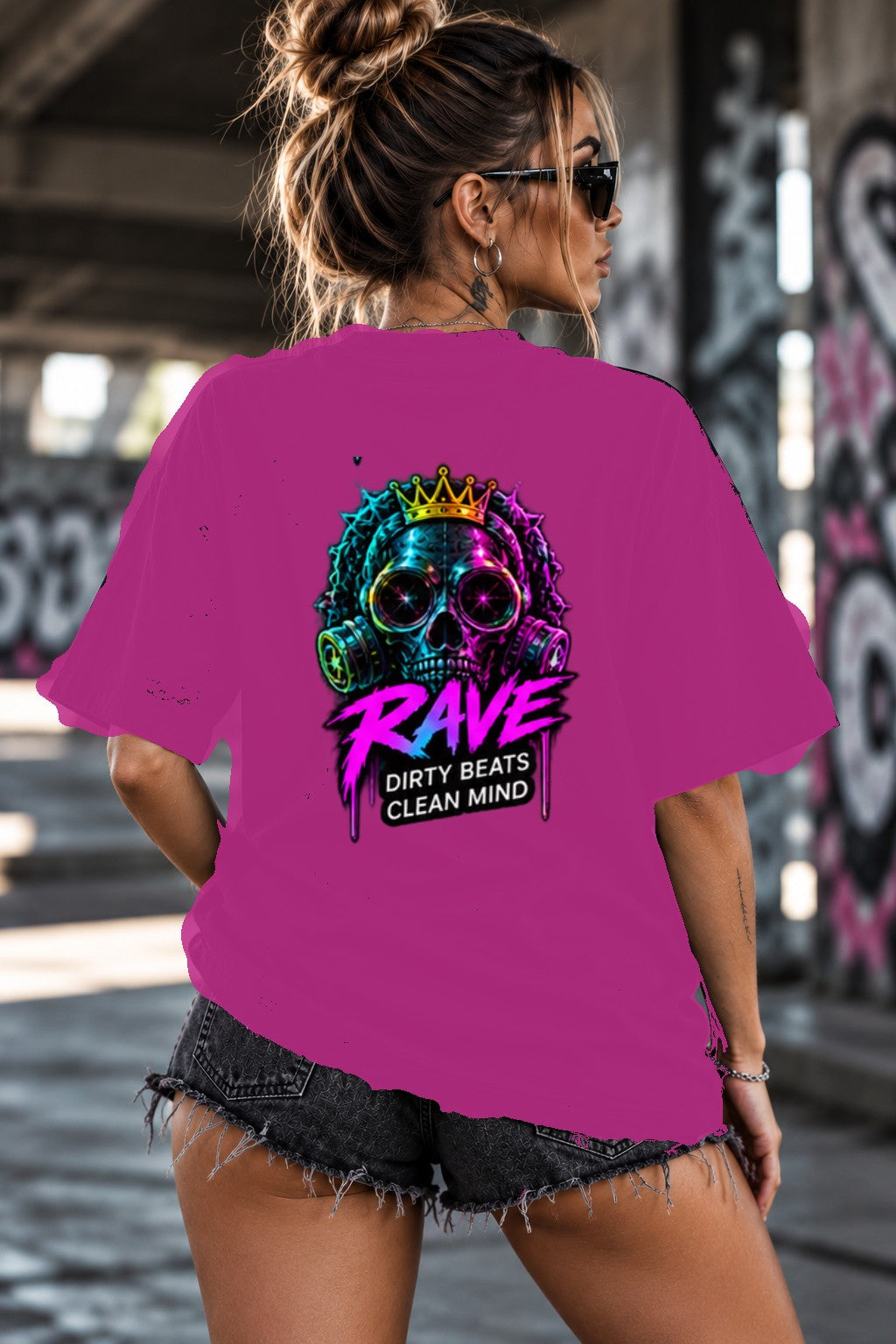 Neon Vibe Damen Oversized T-Shirt – Rave Skull Crown – DTF Backprint in Pink, Größe 5XL