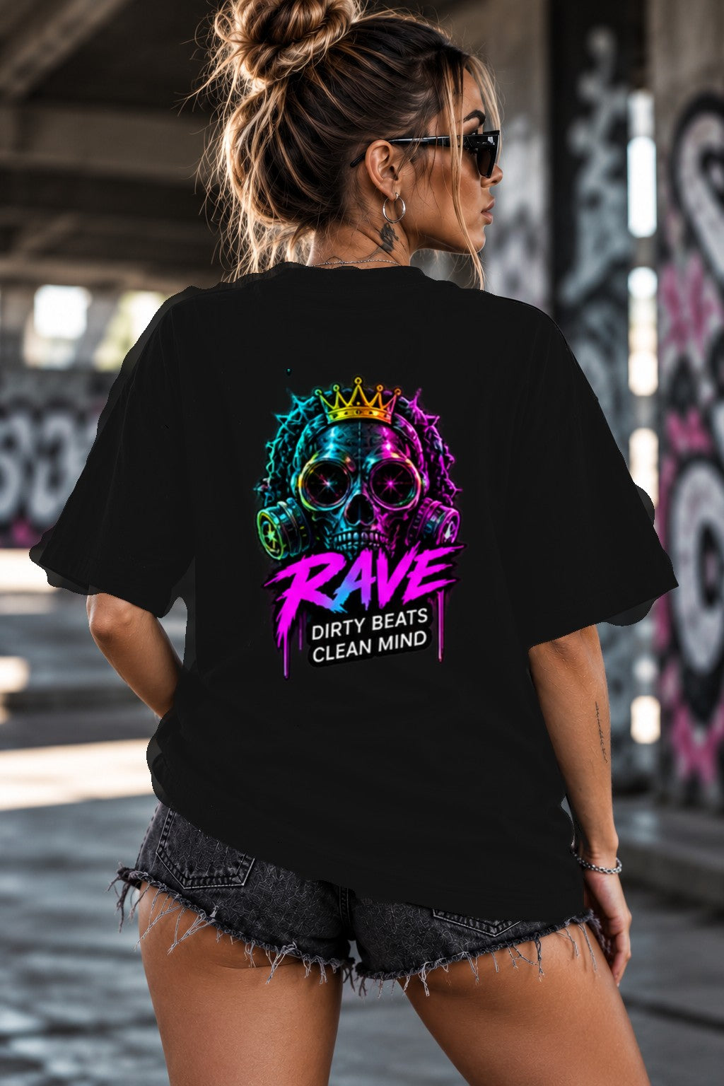 Neon Vibe Damen Oversized T-Shirt – Rave Skull Crown – DTF Backprint in Schwarz, Größe 5XL