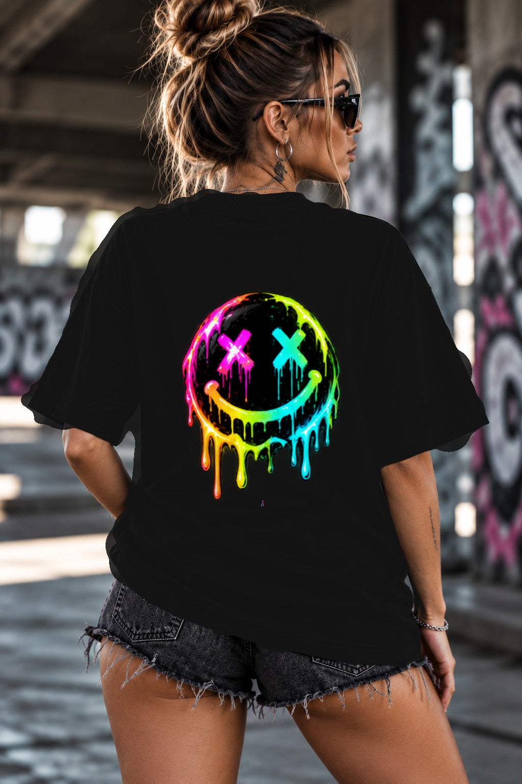 Neon Vibe Damen Oversized T-Shirt – Neon Smiley – DTF Backprint in Schwarz, Größe 5XL