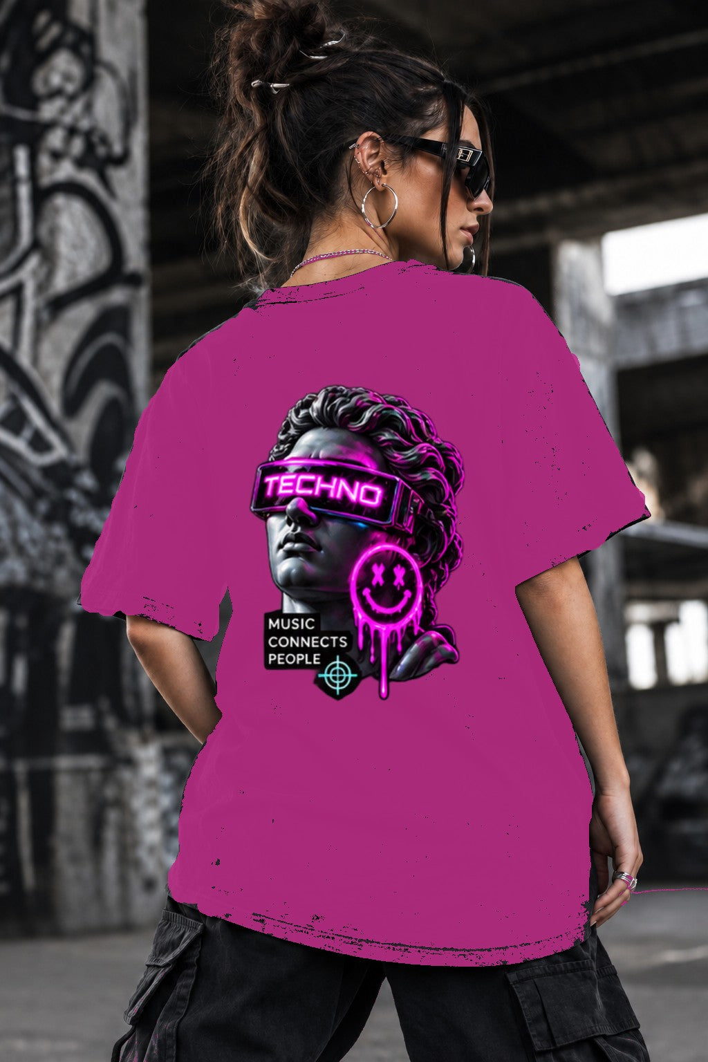 Neon Vibe Damen Oversized T-Shirt – Techno Statue – DTF Backprint in Pink, Größe 5XL