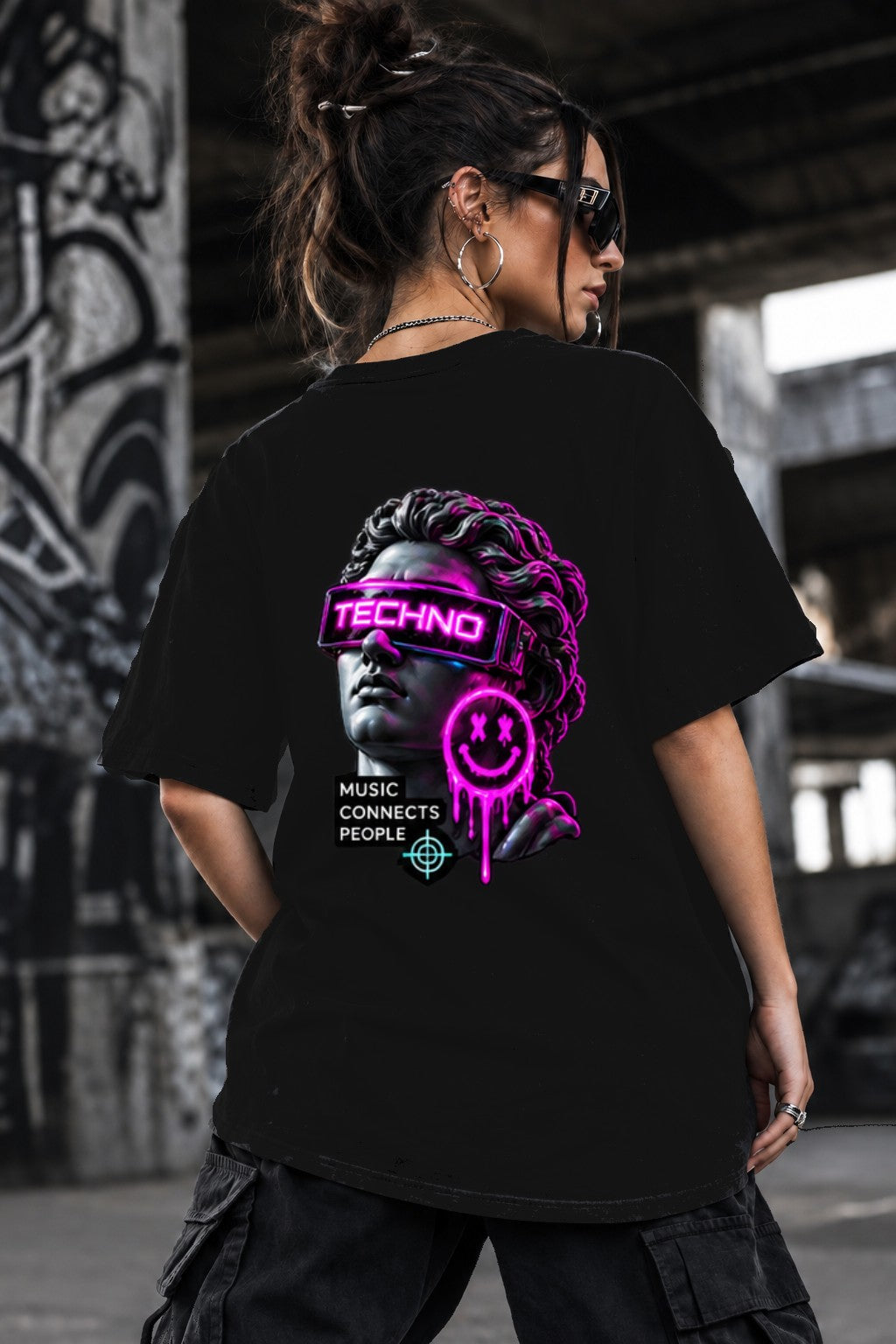 Neon Vibe Damen Oversized T-Shirt – Techno Statue – DTF Backprint in Schwarz, Größe 5XL