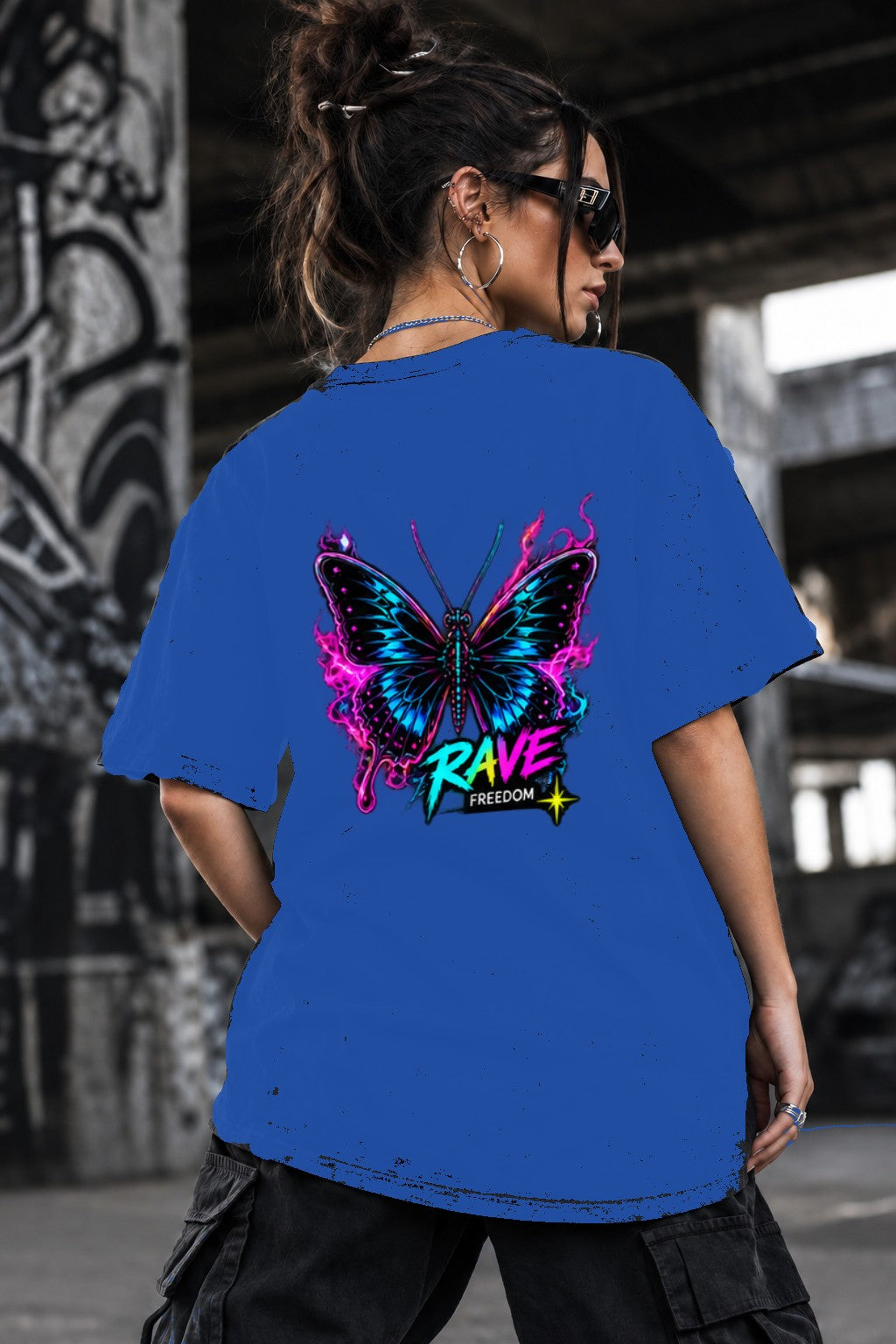 Neon Vibe Damen Oversized T-Shirt – Rave Butterfly – DTF Backprint in Blau, Größe 5XL