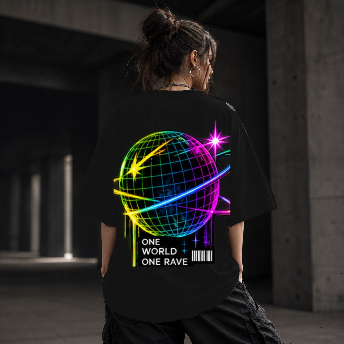 Neon Vibe Damen Oversized T-Shirt – Rave Globe – DTF Backprint in Schwarz, Größe 5XL