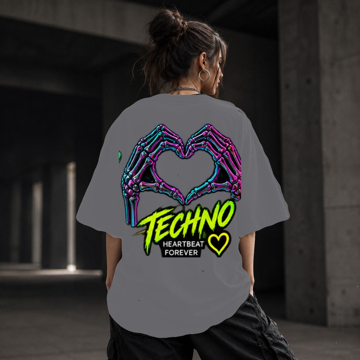 Neon Vibe Damen Oversized T-Shirt – Skeleton Heart – DTF Backprint in Grau, Größe 5XL