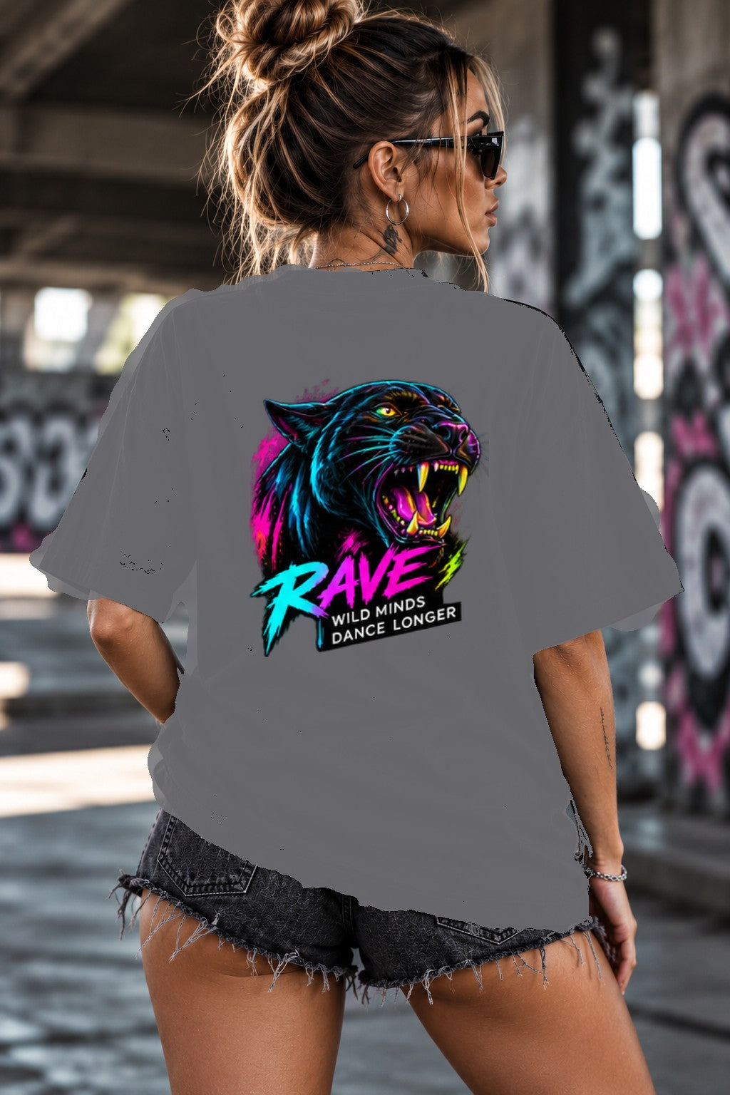 Neon Vibe Damen Oversized T-Shirt – Neon Tiger – DTF Backprint in Grau, Größe 5XL