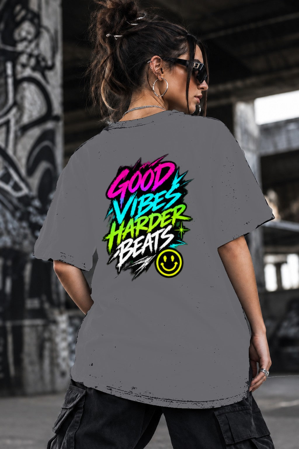 Neon Vibe Damen Oversized T-Shirt – Good Vibes – DTF Backprint in Grau, Größe 5XL