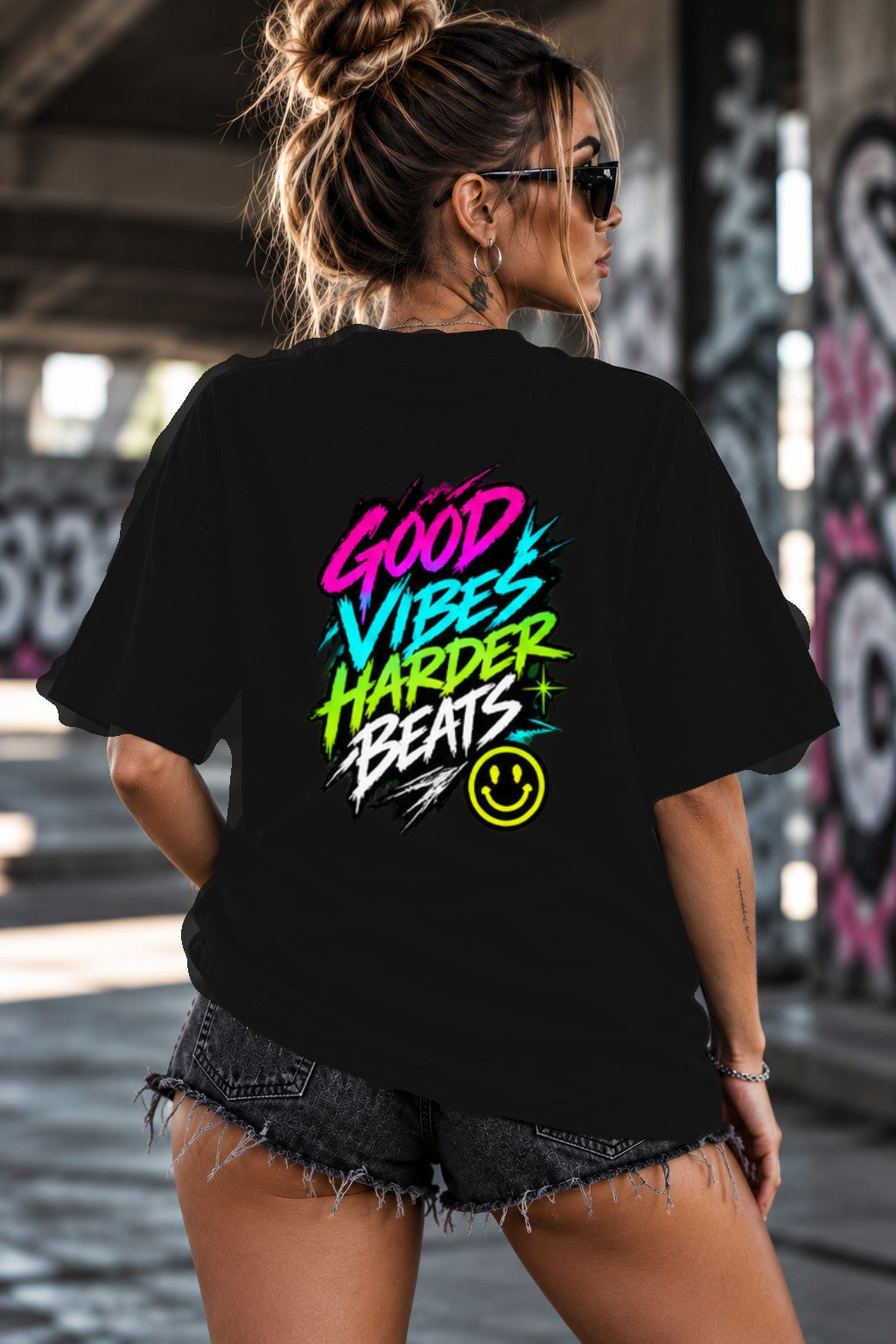 Neon Vibe Damen Oversized T-Shirt – Good Vibes – DTF Backprint in Schwarz, Größe 5XL