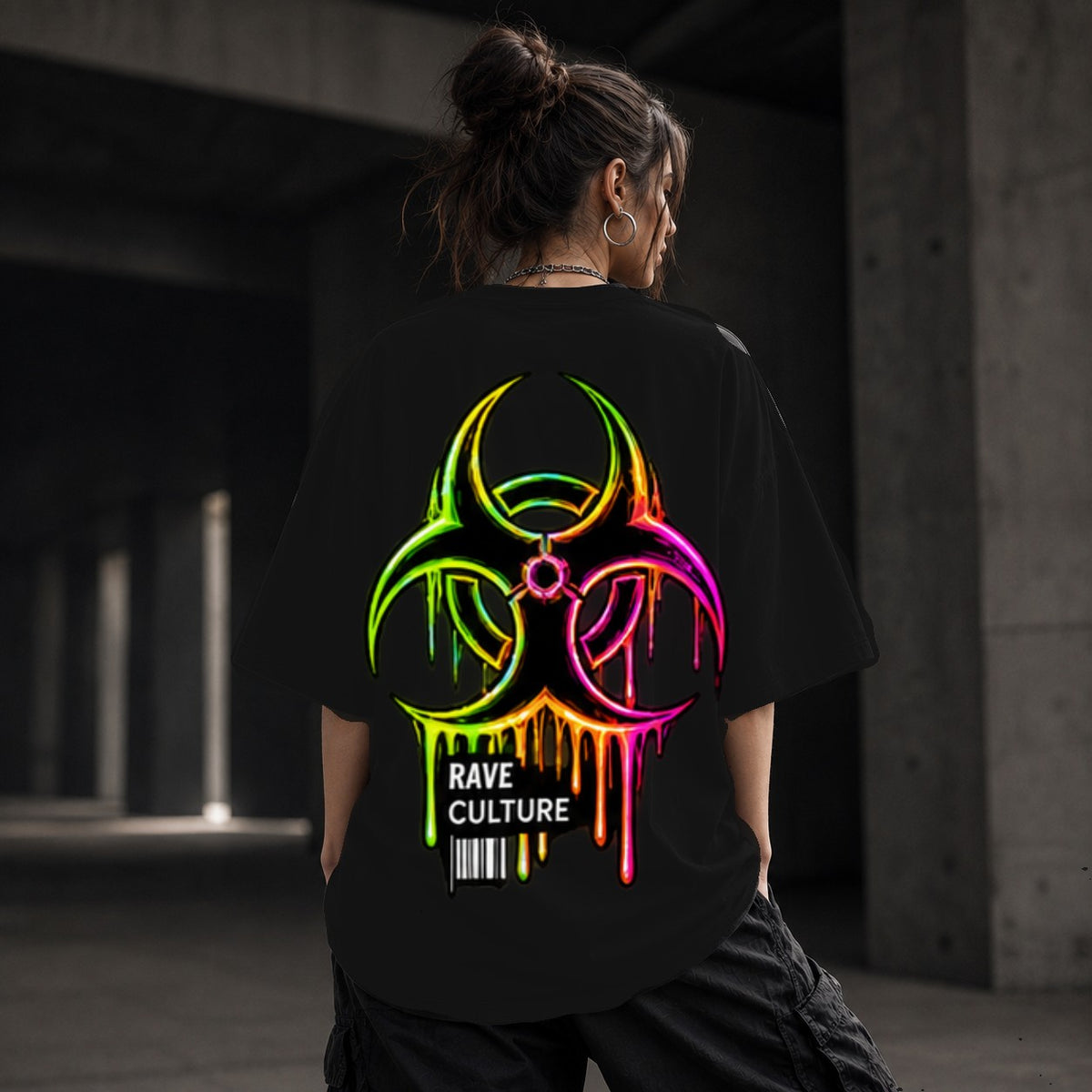 Neon Vibe Damen Oversized T-Shirt – Biohazard – DTF Backprint in Schwarz, Größe 5XL