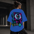 Neon Vibe Damen Oversized T-Shirt – TV Smiley – DTF Backprint in Blau, Größe 5XL