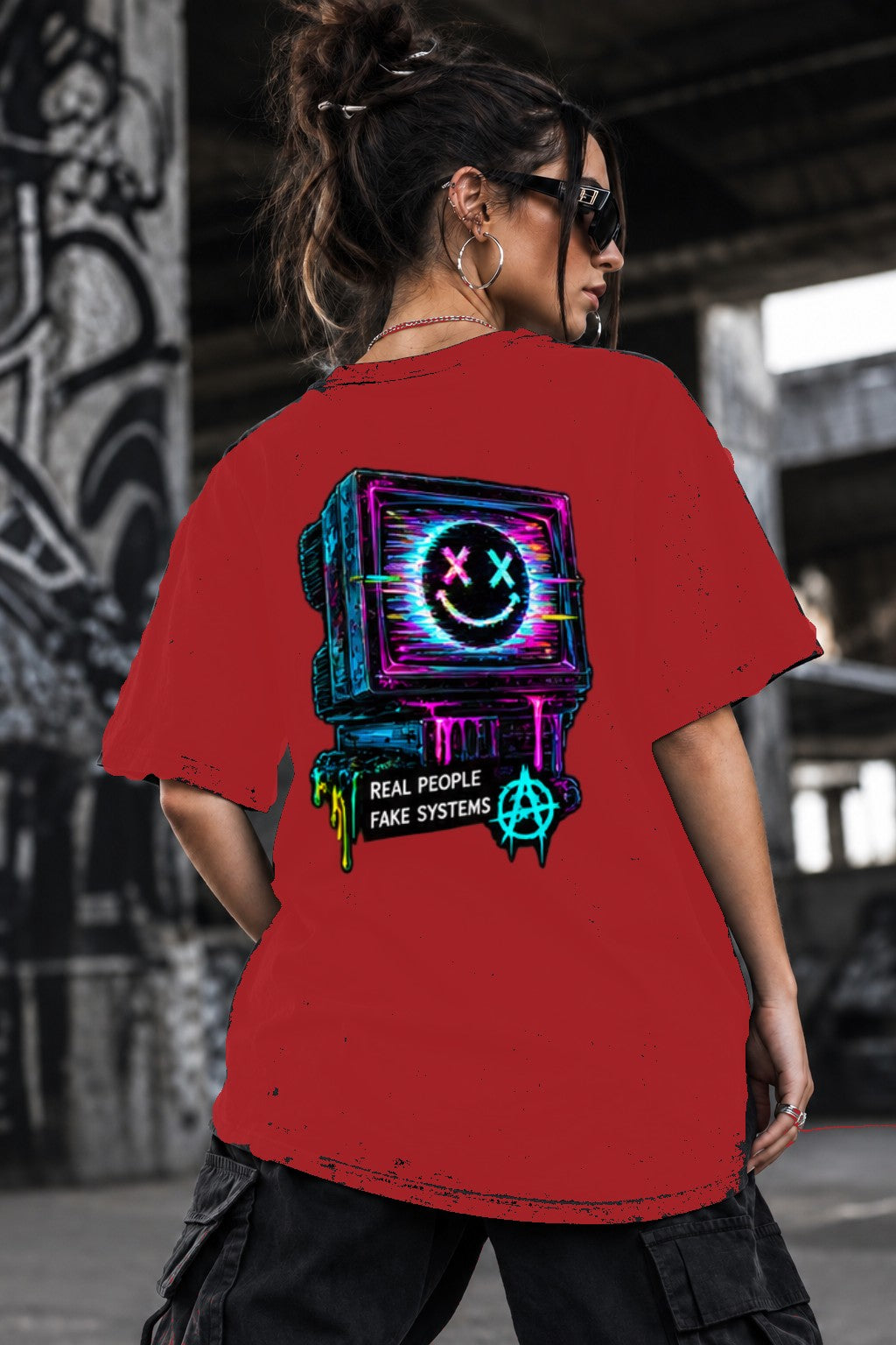 Neon Vibe Damen Oversized T-Shirt – TV Smiley – DTF Backprint in Rot, Größe 5XL