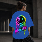 Neon Vibe Damen Oversized T-Shirt – Neon Smiley – DTF Backprint in Blau, Größe 5XL