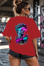 Neon Vibe Damen Oversized T-Shirt – Laser Statue – DTF Backprint in Rot, Größe 5XL