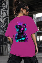 Neon Vibe Damen Oversized T-Shirt – Crowned Teddy – DTF Backprint in Pink, Größe 5XL