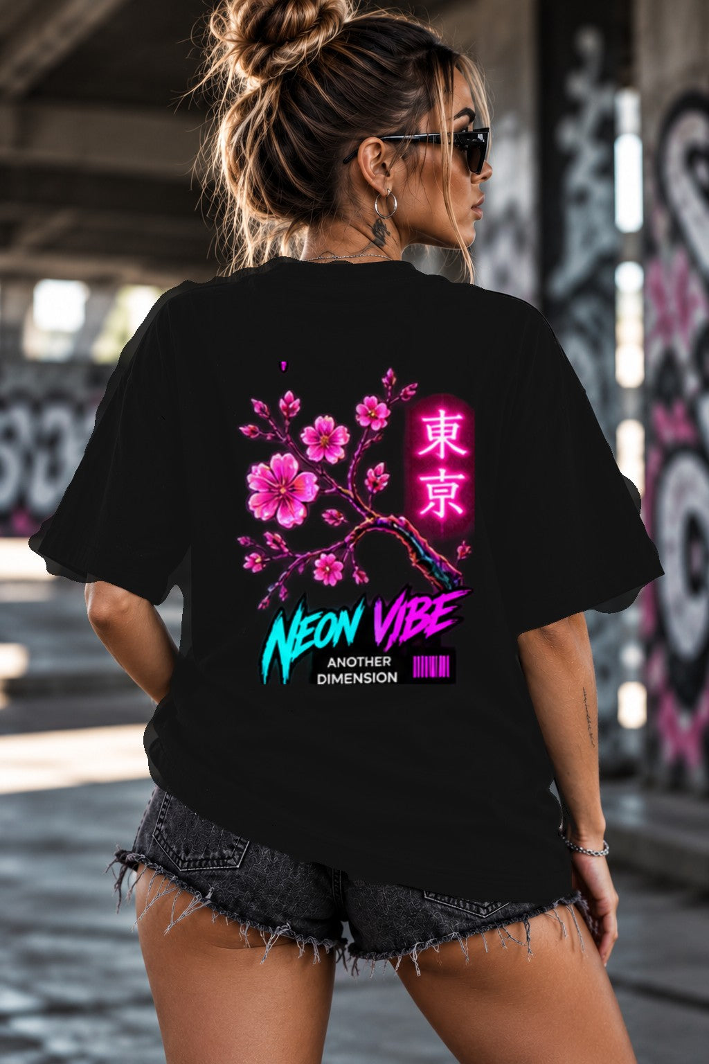Neon Vibe Damen Oversized T-Shirt – Cherry Blossom – DTF Backprint in Schwarz, Größe 5XL