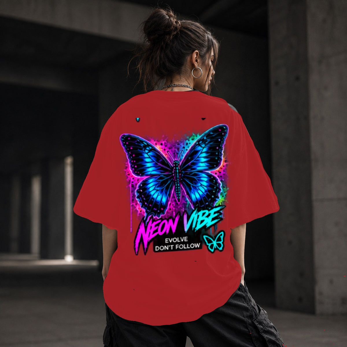 Neon Vibe Damen Oversized T-Shirt – Neon Butterfly – DTF Backprint in Rot, Größe 5XL