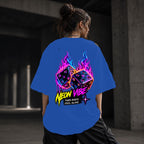 Neon Vibe Damen Oversized T-Shirt – Neon Dice – DTF Backprint in Blau, Größe 5XL