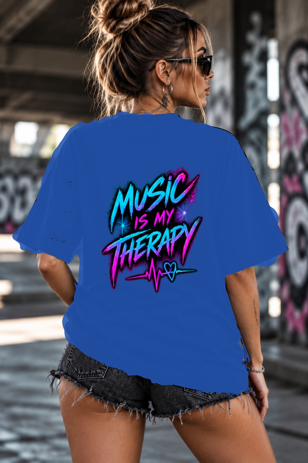 Neon Vibe Damen Oversized T-Shirt – Music Is My Therapy – DTF Backprint in Blau, Größe 5XL