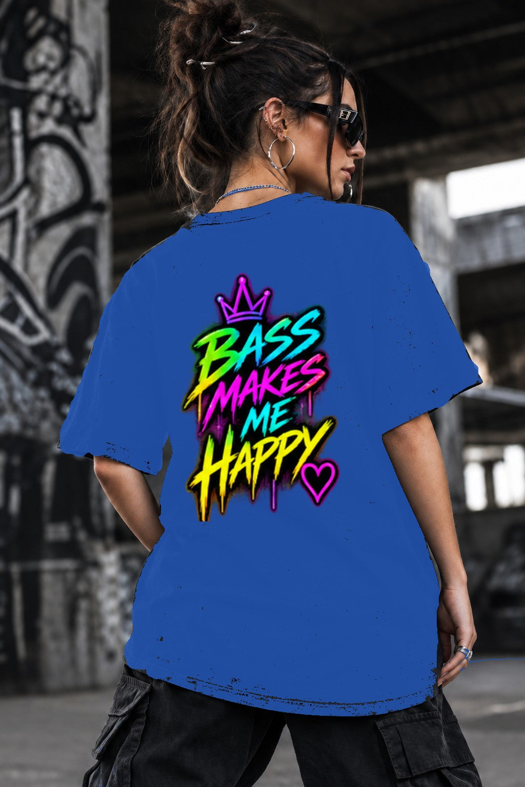 Neon Vibe Damen Oversized T-Shirt – Bass Makes Me Happy – DTF Backprint in Blau, Größe 5XL