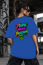 Neon Vibe Damen Oversized T-Shirt – People Music Freedom – DTF Backprint in Blau, Größe 5XL