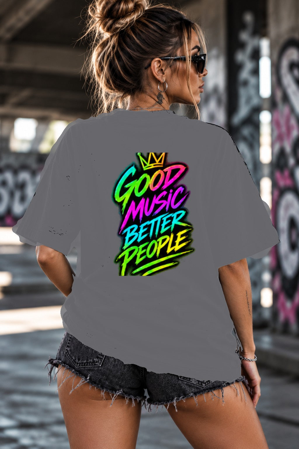 Neon Vibe Damen Oversized T-Shirt – Good Music Better People – DTF Backprint in Grau, Größe 5XL