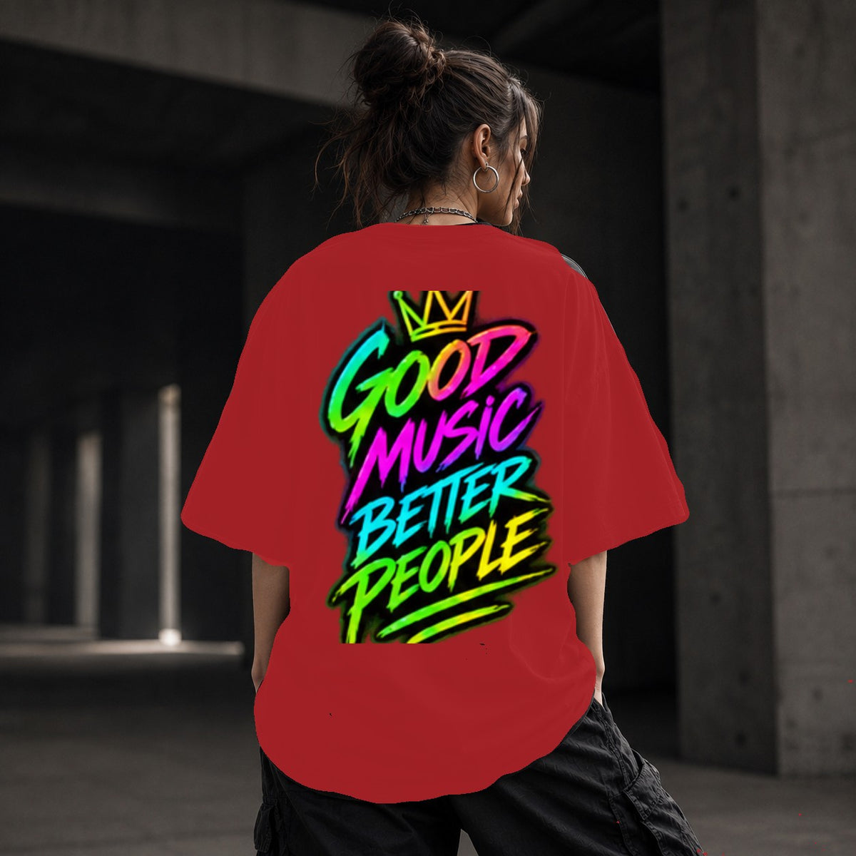 Neon Vibe Damen Oversized T-Shirt – Good Music Better People – DTF Backprint in Rot, Größe 5XL