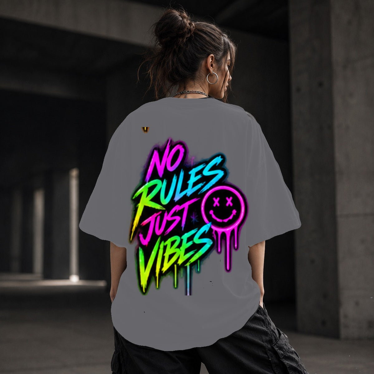 Neon Vibe Damen Oversized T-Shirt – No Rules Just Vibes – DTF Backprint in Grau, Größe 5XL